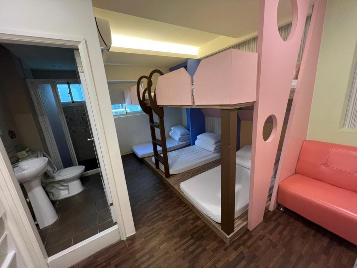 逢甲柏斯青年旅棧 Apartment Тайджун Екстериор снимка