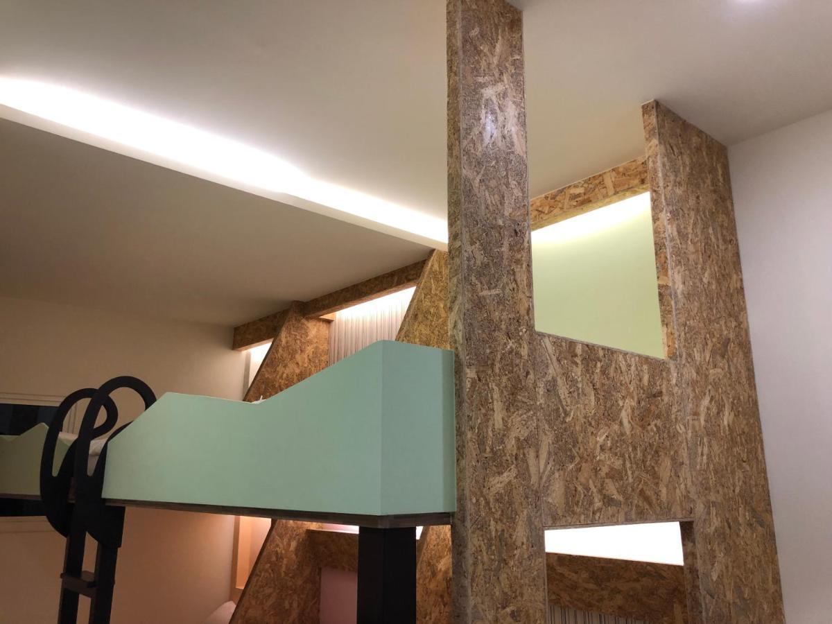 逢甲柏斯青年旅棧 Apartment Тайджун Екстериор снимка