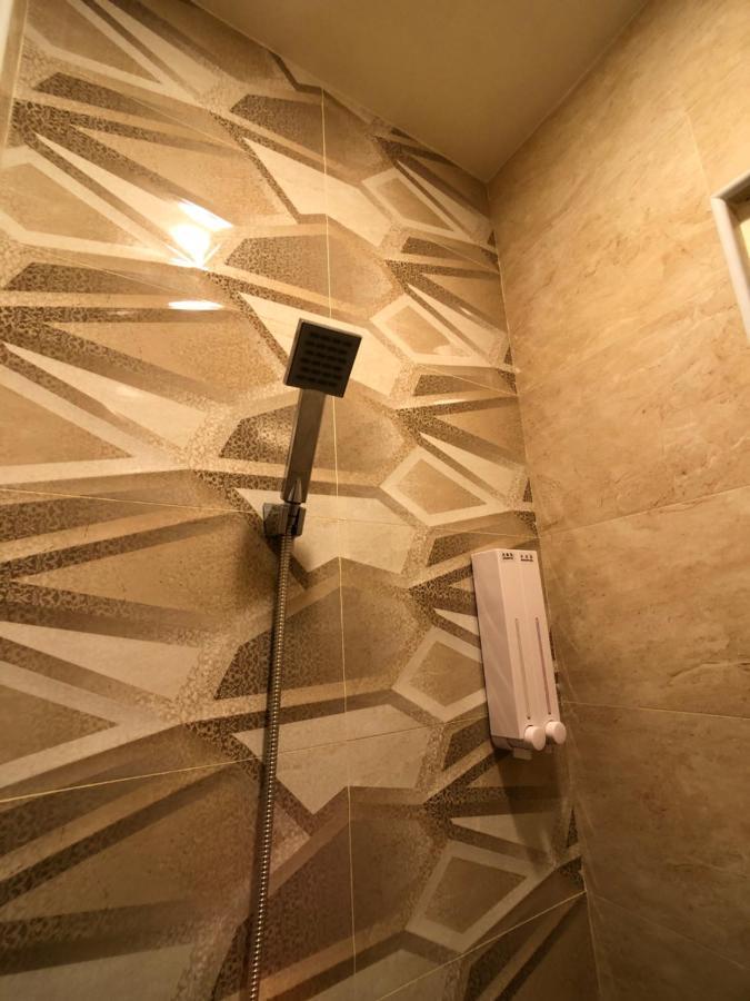 逢甲柏斯青年旅棧 Apartment Тайджун Екстериор снимка