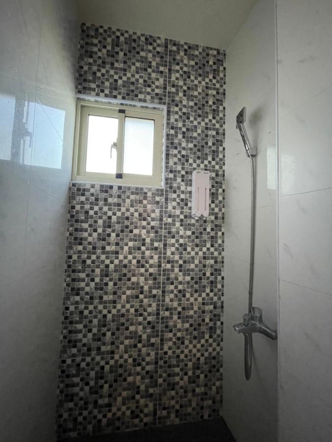 逢甲柏斯青年旅棧 Apartment Тайджун Екстериор снимка