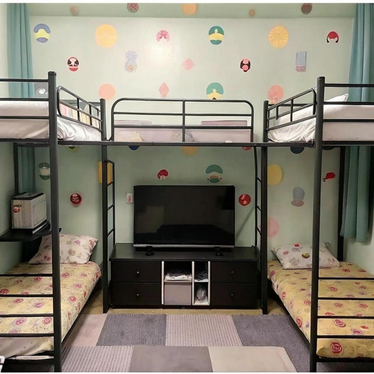 逢甲柏斯青年旅棧 Apartment Тайджун Екстериор снимка