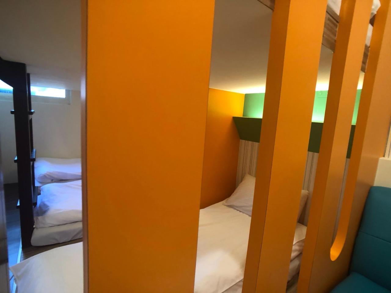 逢甲柏斯青年旅棧 Apartment Тайджун Екстериор снимка